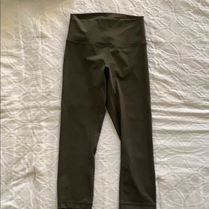 Lululemon wunder under crops 23” dark olive sz 6